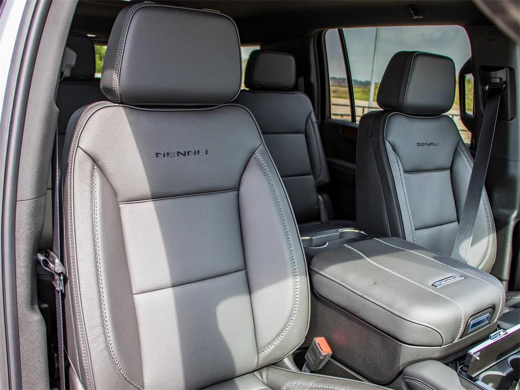 new 2025 GMC Yukon XL car, priced at $85,103