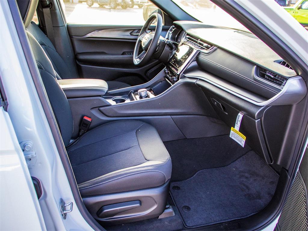 new 2025 Jeep Grand Cherokee L car, priced at $33,224