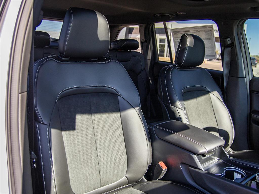 new 2025 Jeep Grand Cherokee car, priced at $33,601