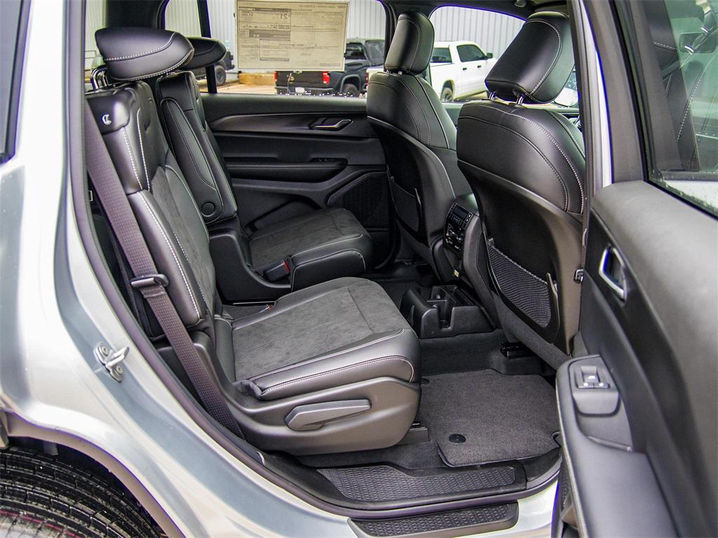 new 2025 Jeep Grand Cherokee L car, priced at $38,984