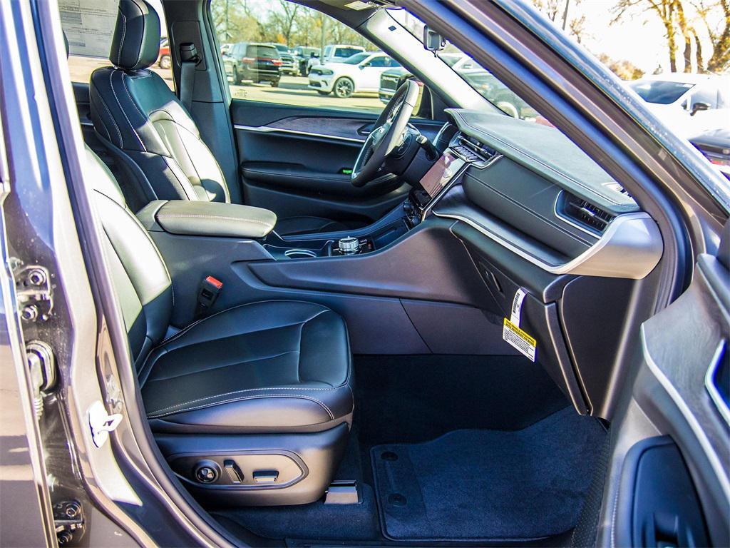 new 2025 Jeep Grand Cherokee car, priced at $46,728