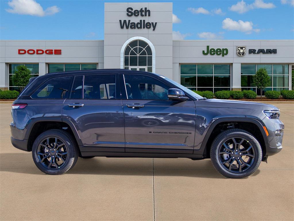 new 2025 Jeep Grand Cherokee car, priced at $46,728
