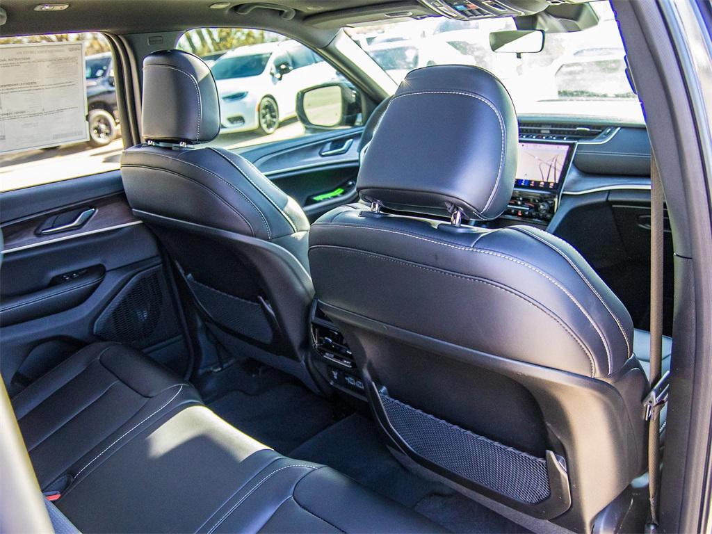 new 2025 Jeep Grand Cherokee car, priced at $46,728