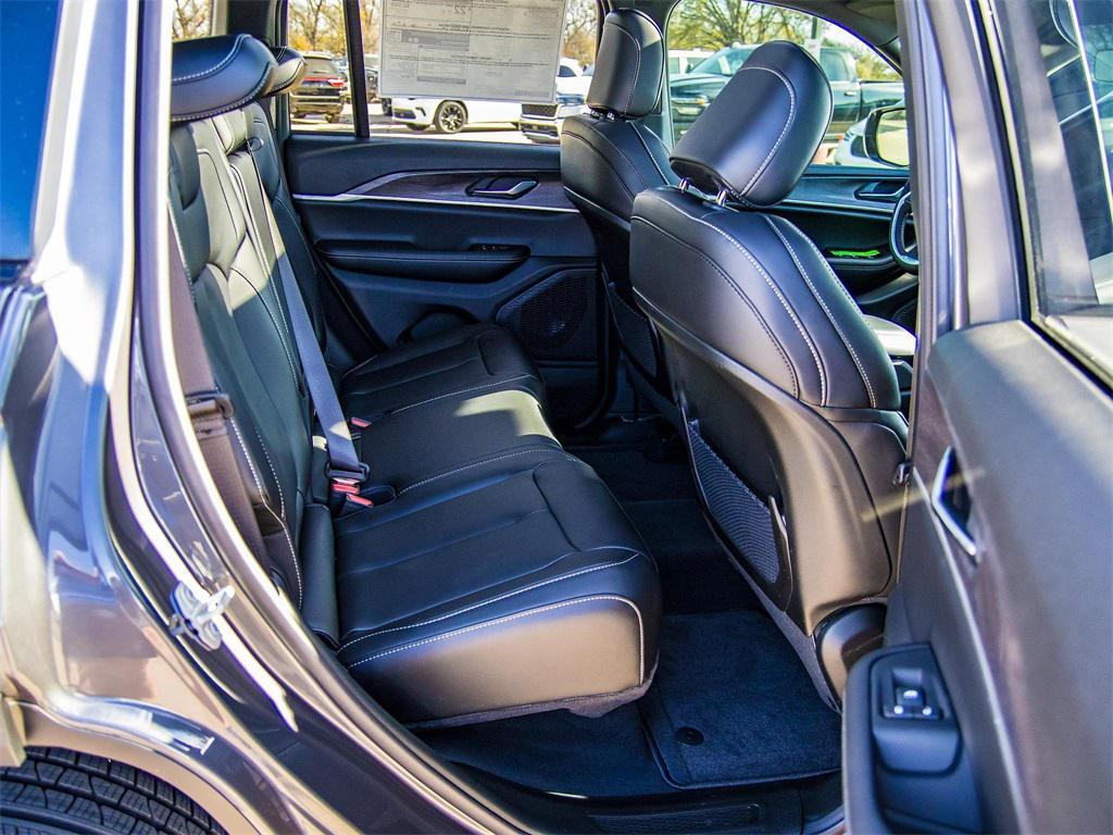 new 2025 Jeep Grand Cherokee car, priced at $46,728