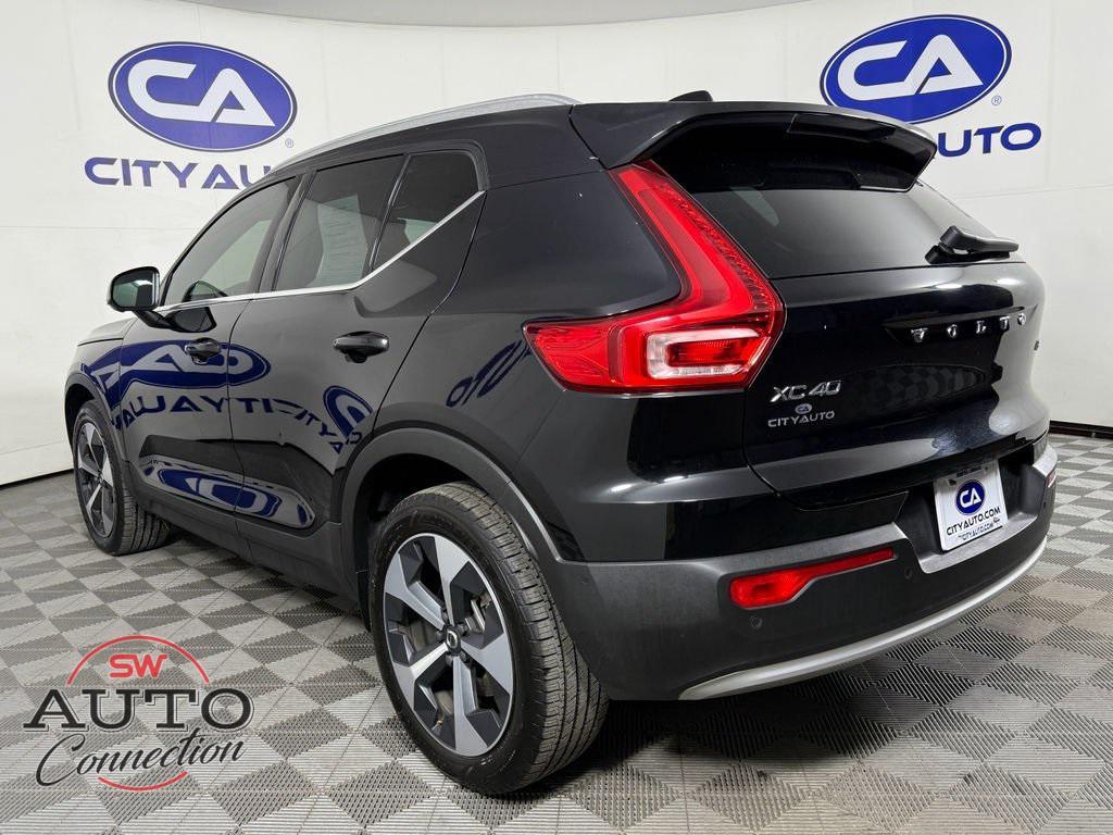 used 2024 Volvo XC40 car, priced at $24,962