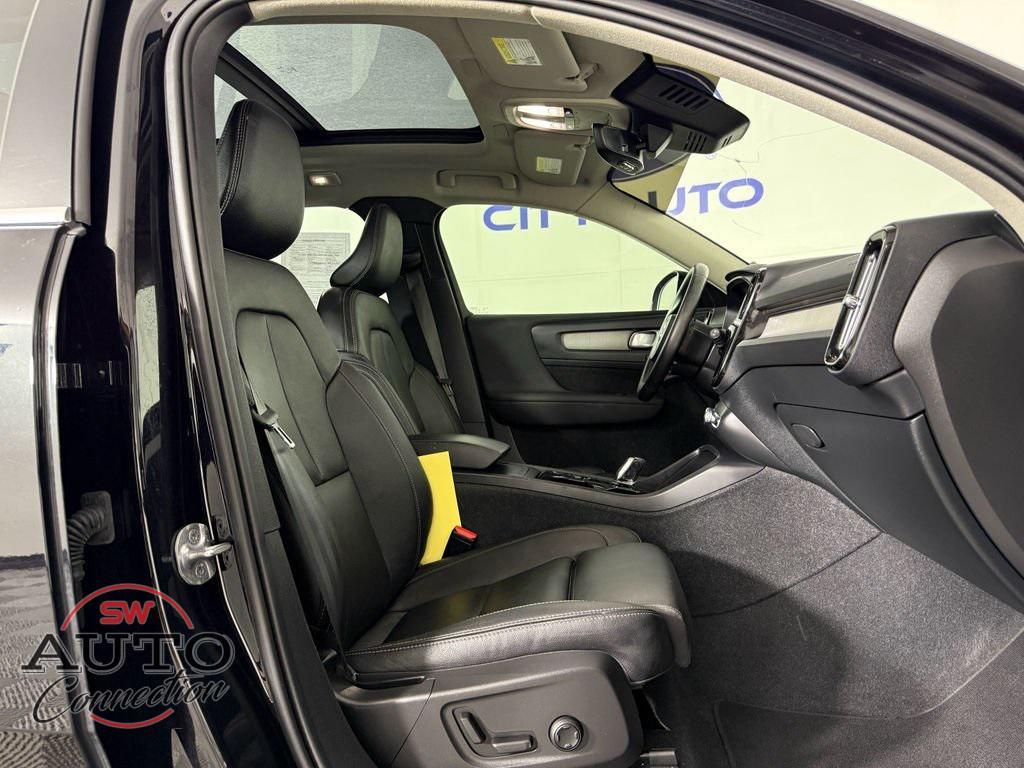 used 2024 Volvo XC40 car, priced at $24,962