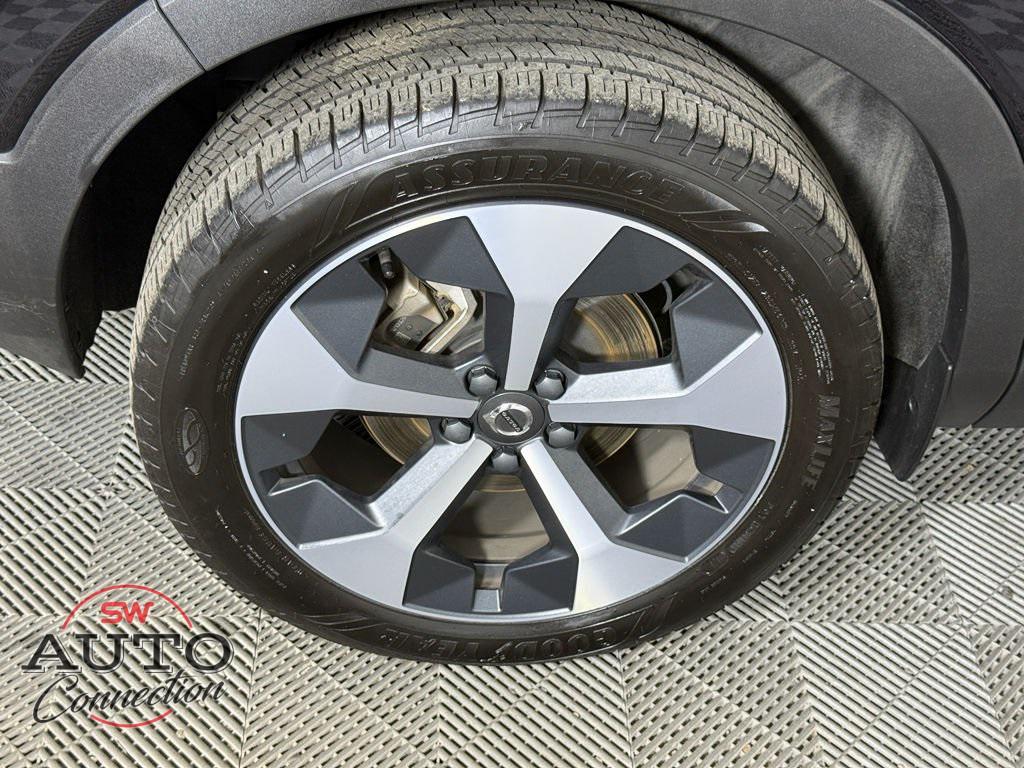 used 2024 Volvo XC40 car, priced at $24,962