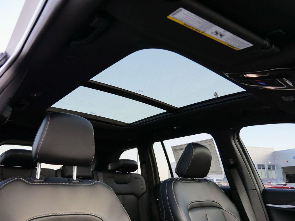 new 2026 Jeep Grand Cherokee car, priced at $44,749