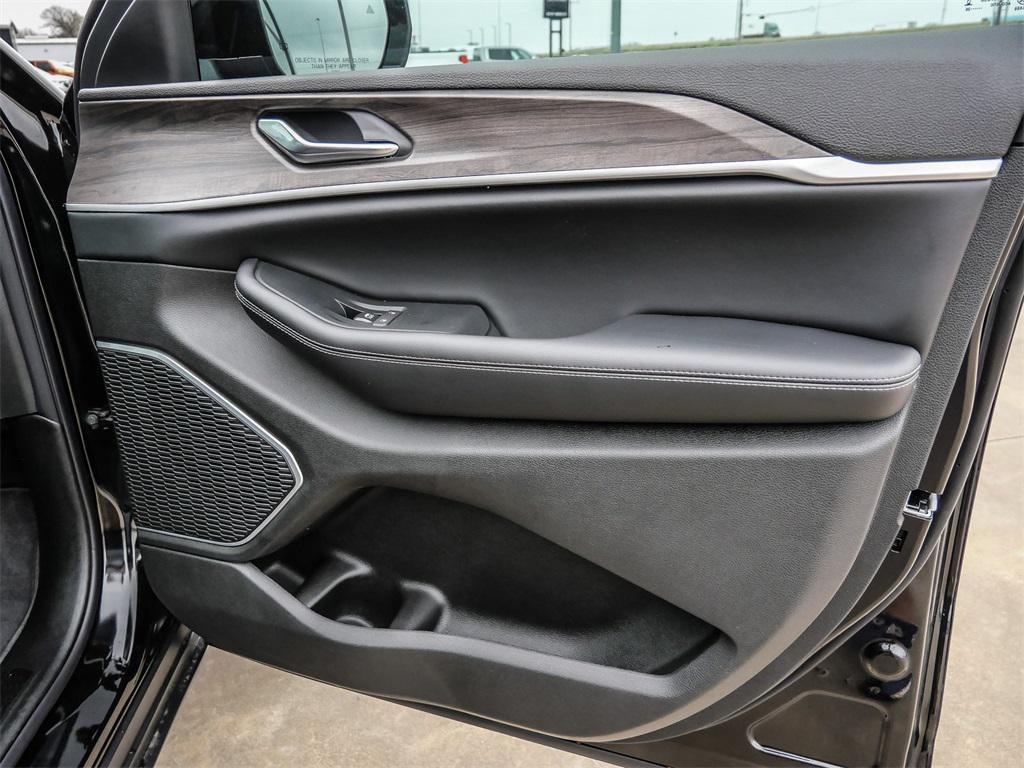 new 2026 Jeep Grand Cherokee L car, priced at $49,665