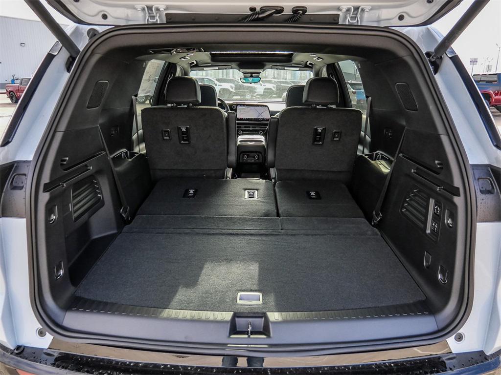 new 2026 Chevrolet Traverse car, priced at $59,930