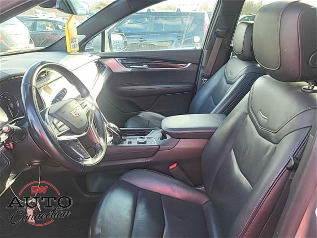 used 2023 Cadillac XT5 car, priced at $25,315