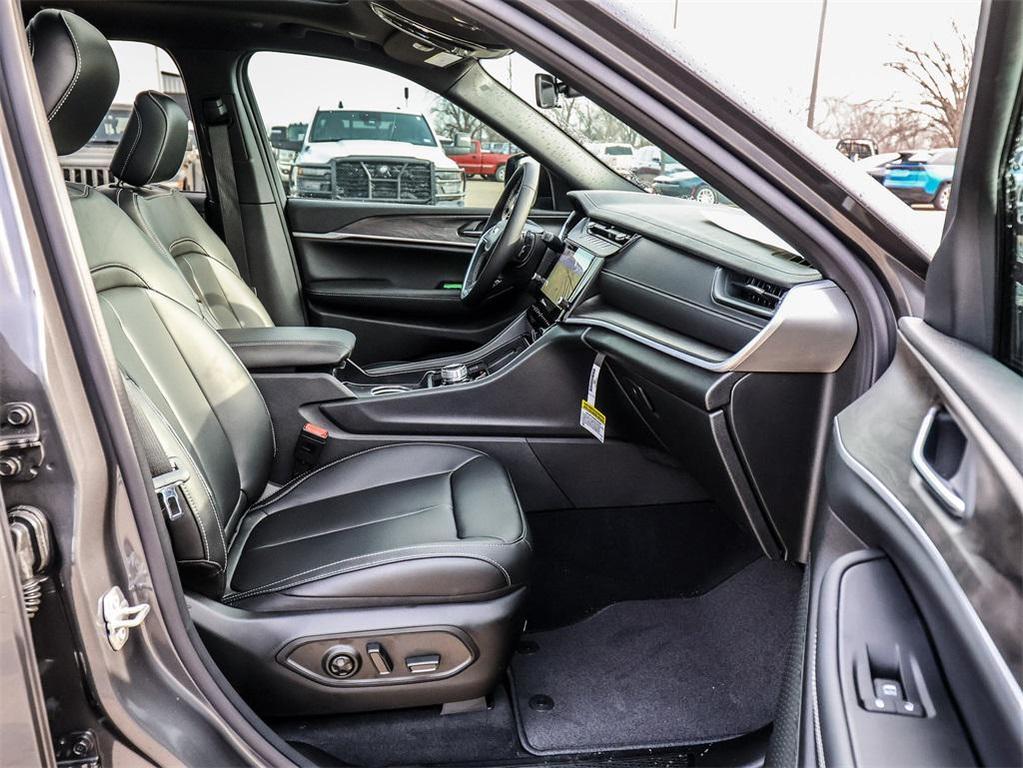 new 2026 Jeep Grand Cherokee car, priced at $46,405