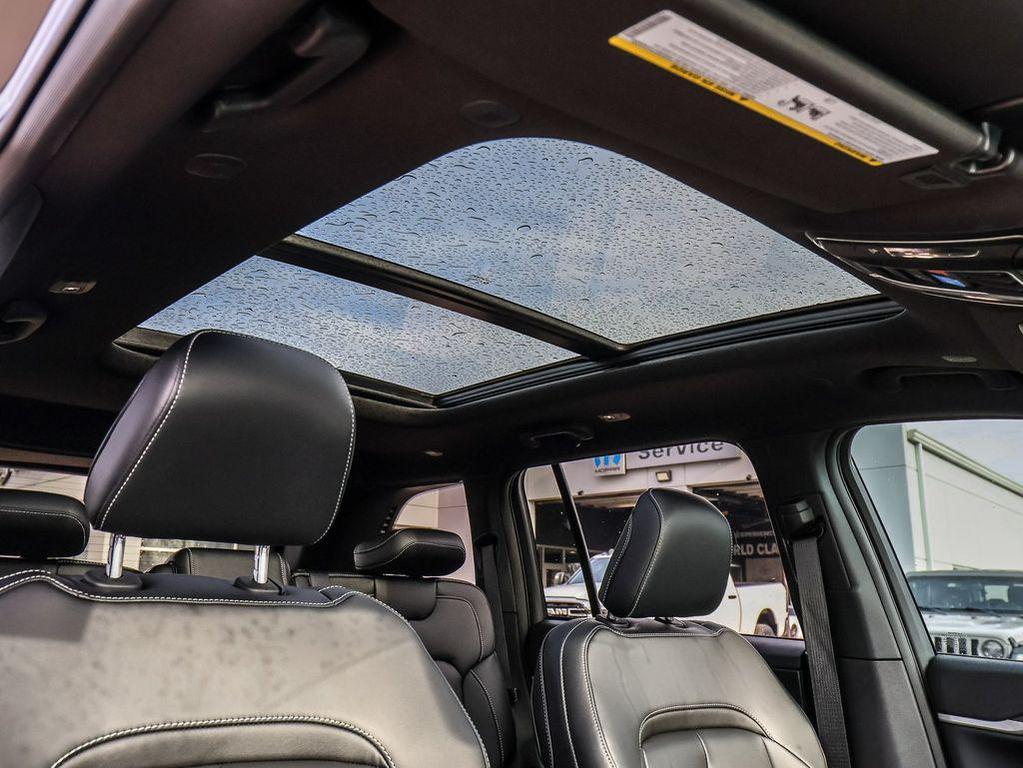 new 2026 Jeep Grand Cherokee car, priced at $44,155