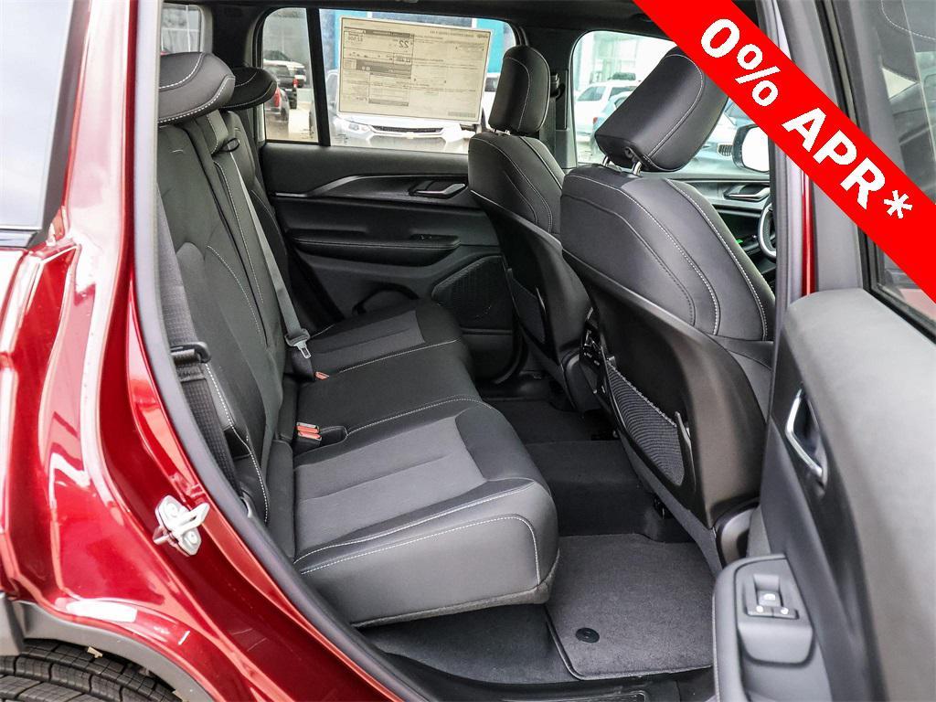 new 2025 Jeep Grand Cherokee car, priced at $31,838