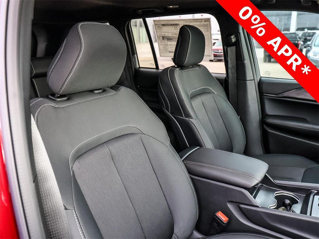 new 2025 Jeep Grand Cherokee car, priced at $31,838