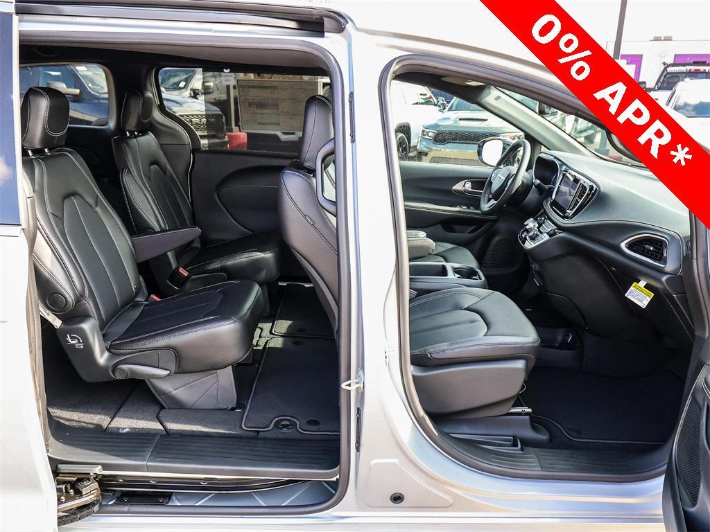 new 2026 Chrysler Pacifica car, priced at $36,097