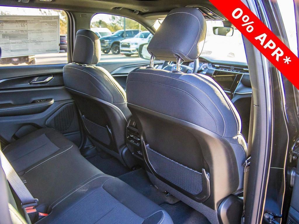 new 2025 Jeep Grand Cherokee car, priced at $34,952