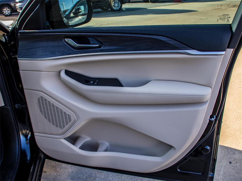 new 2025 Jeep Grand Cherokee car, priced at $46,226