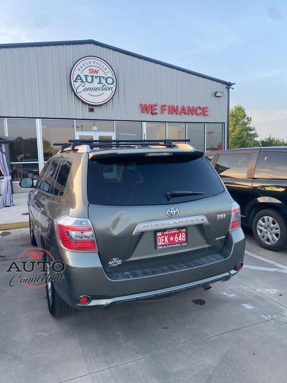used 2010 Toyota Highlander Hybrid car, priced at $5,593