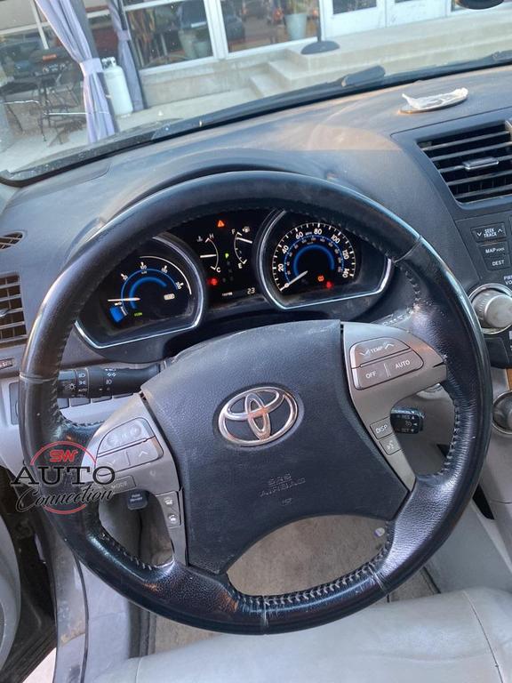 used 2010 Toyota Highlander Hybrid car, priced at $5,593