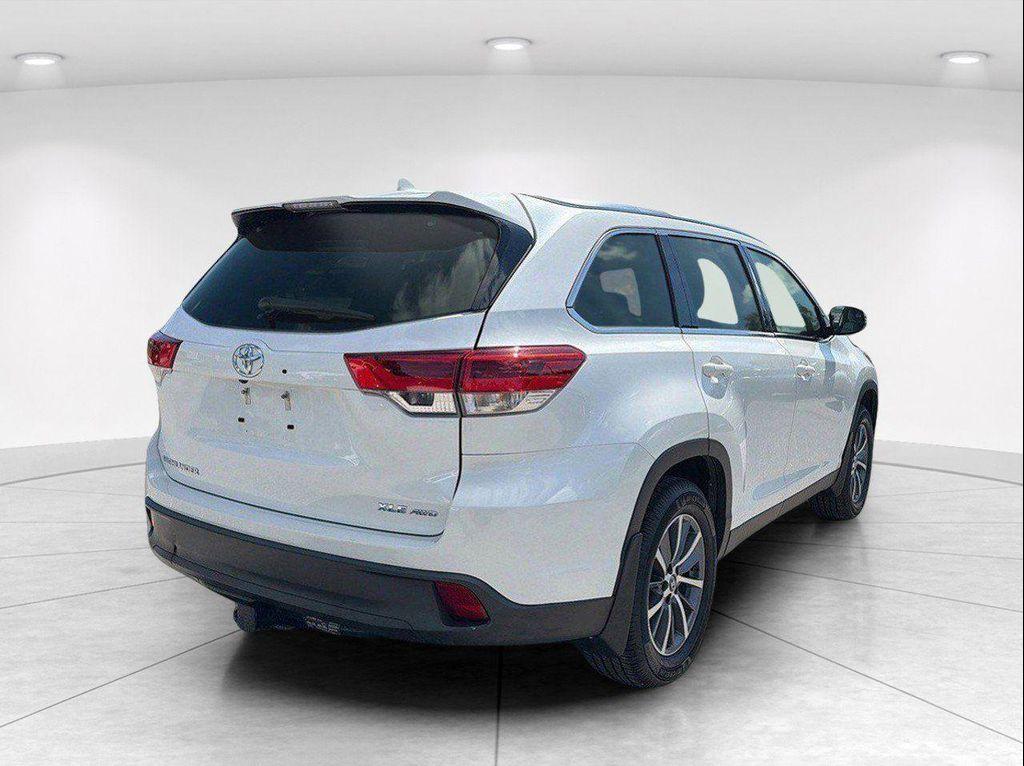 used 2019 Toyota Highlander car, priced at $21,754