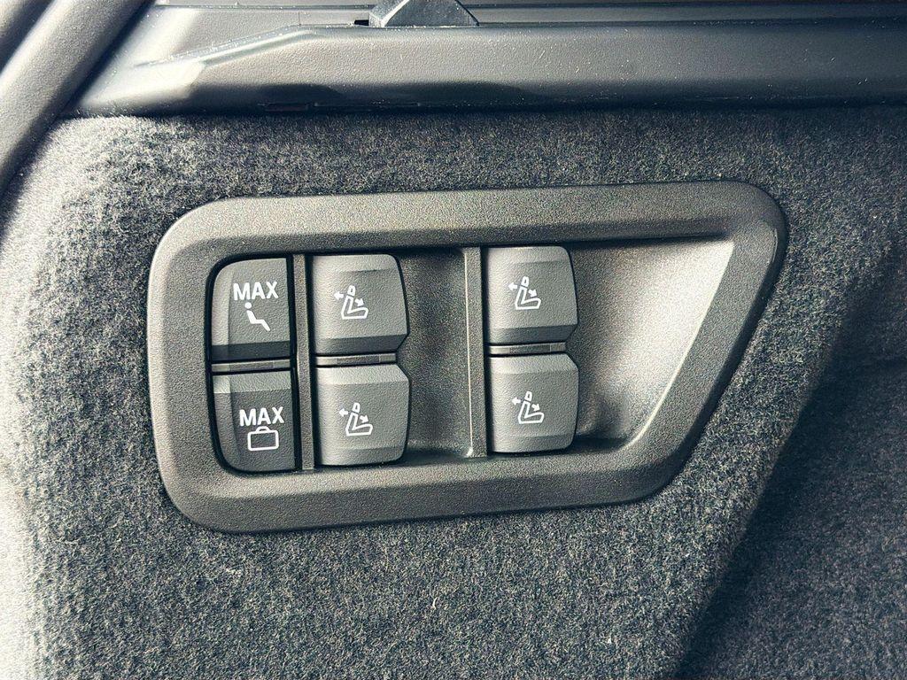 new 2026 BMW X7 car, priced at $123,350