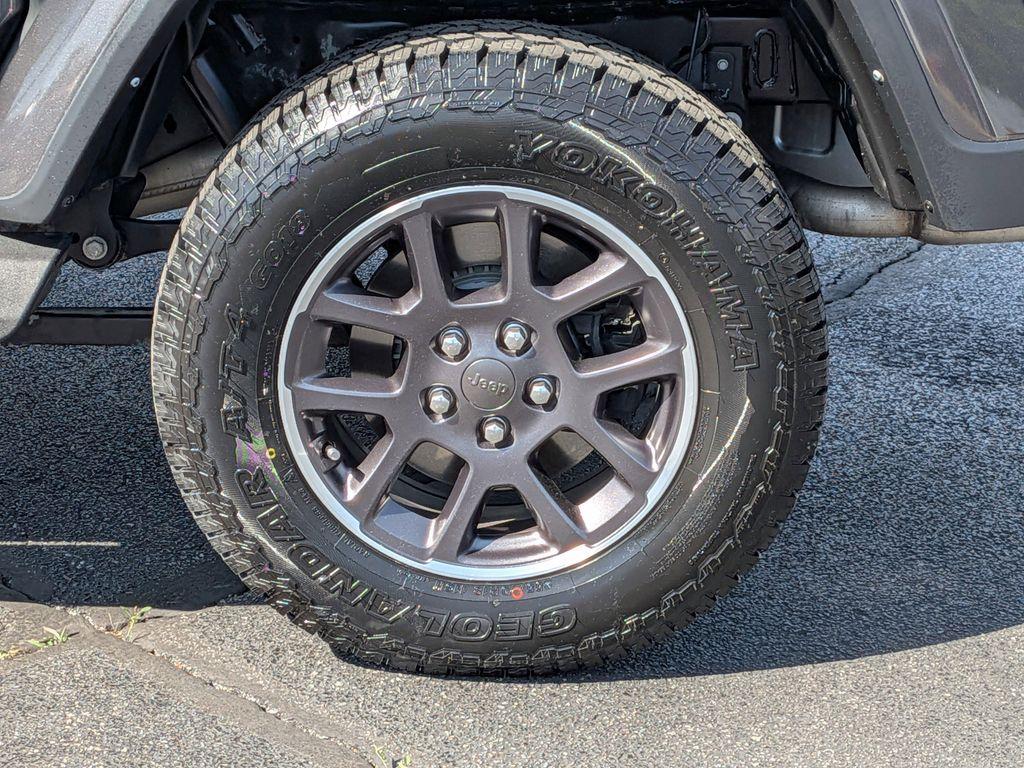 used 2023 Jeep Gladiator car, priced at $27,217