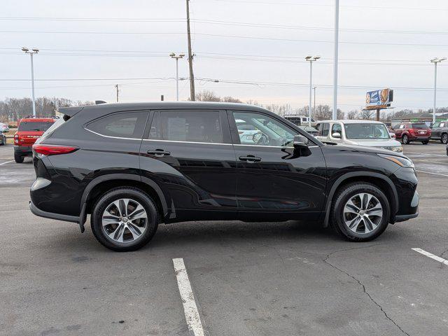 used 2023 Toyota Highlander car, priced at $39,337