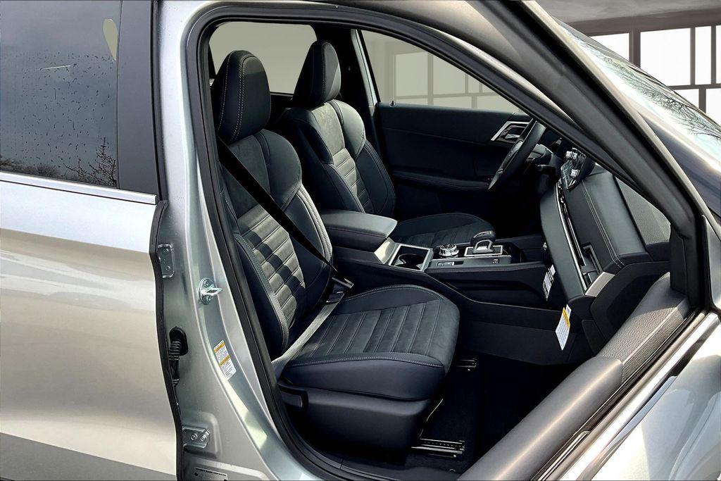 new 2025 Mitsubishi Outlander PHEV car, priced at $45,999