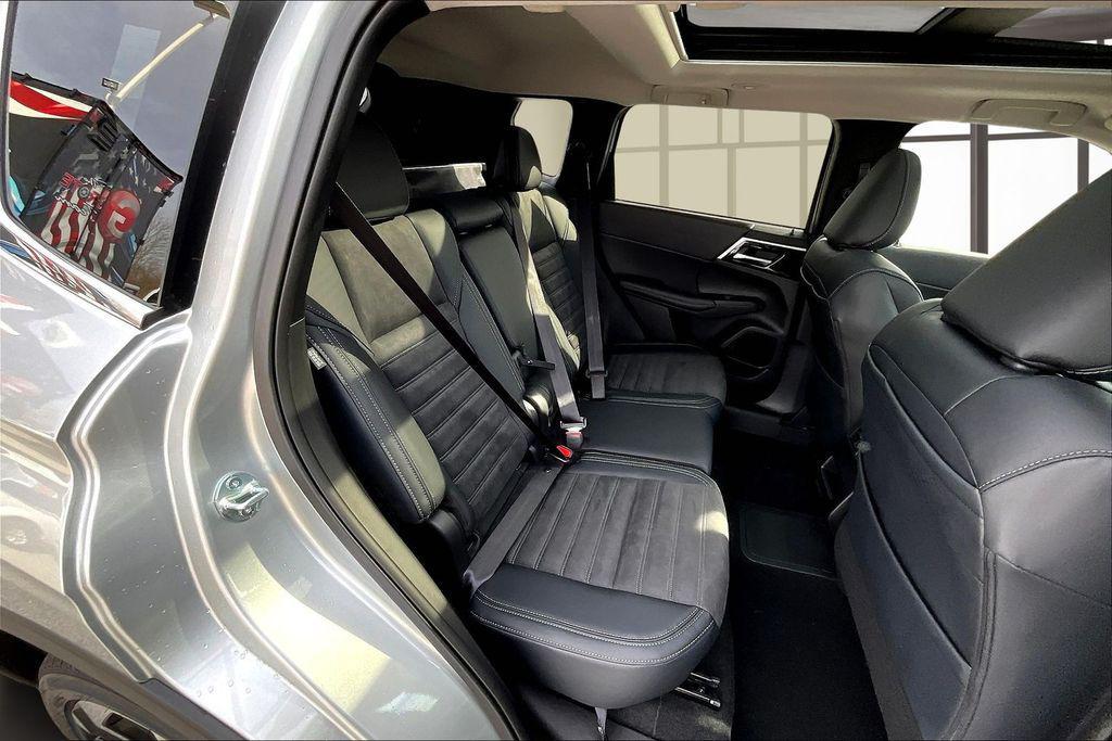 new 2025 Mitsubishi Outlander PHEV car, priced at $45,999