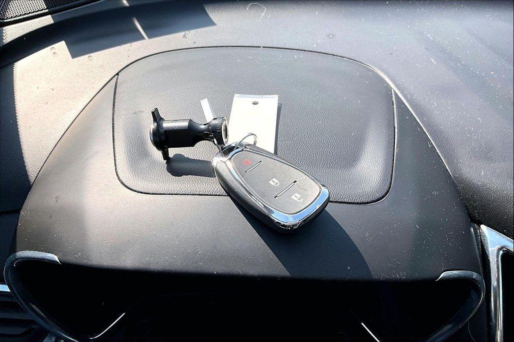 used 2023 Chevrolet Equinox car, priced at $19,712