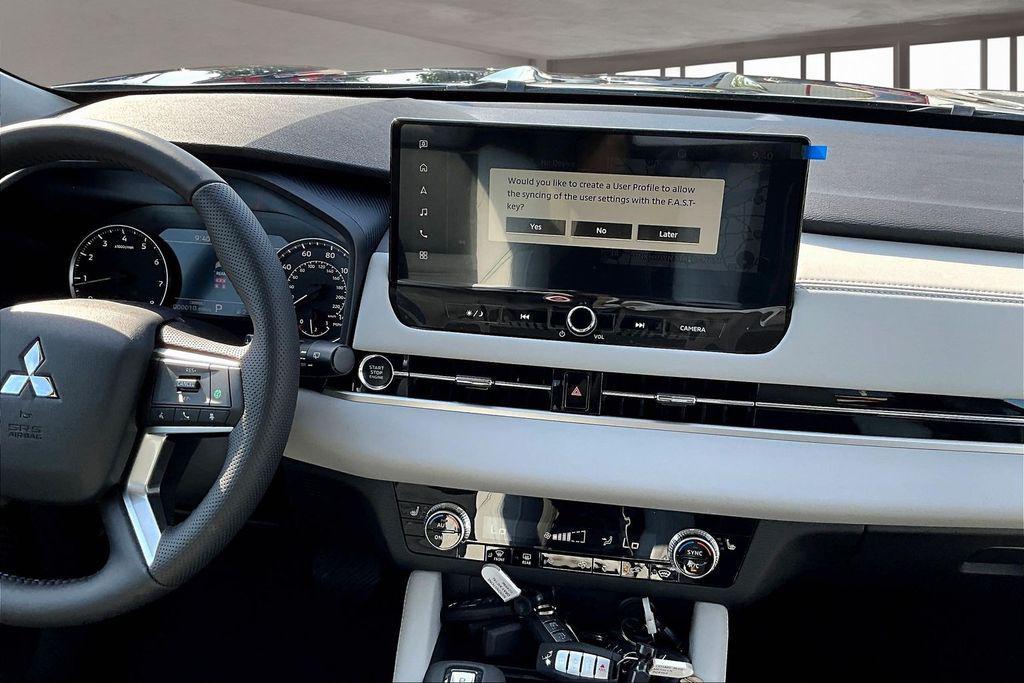 new 2025 Mitsubishi Outlander car, priced at $37,305