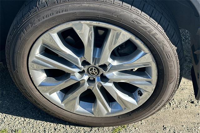 used 2021 Toyota Highlander Hybrid car, priced at $29,589