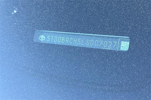 used 2020 Toyota Highlander Hybrid car, priced at $29,755