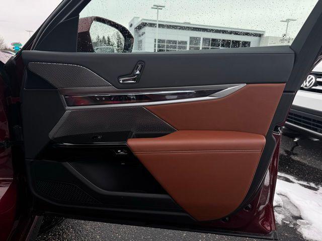 used 2023 BMW 760 car, priced at $73,000