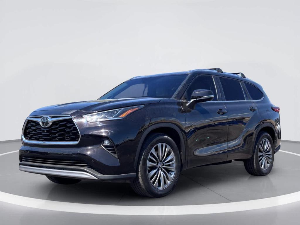 used 2020 Toyota Highlander car, priced at $34,290