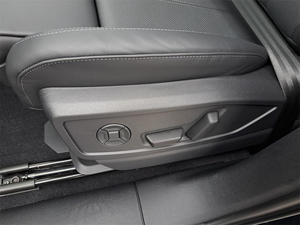 new 2025 Audi Q5 car, priced at $61,950