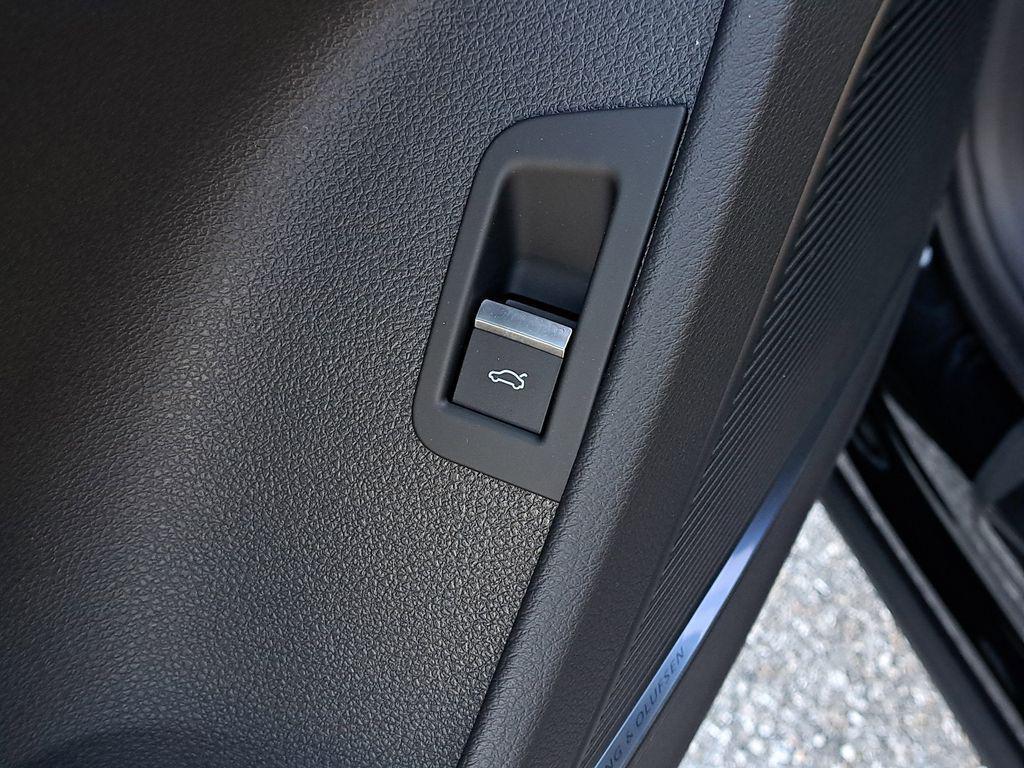 new 2026 Audi Q7 car, priced at $67,145