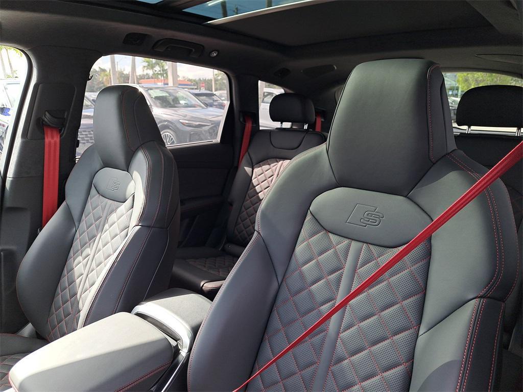 new 2026 Audi SQ7 car, priced at $126,305