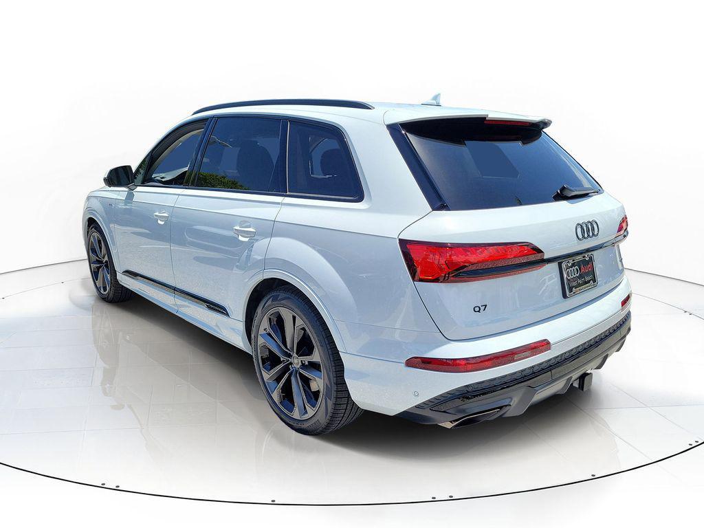 new 2026 Audi Q7 car, priced at $75,339
