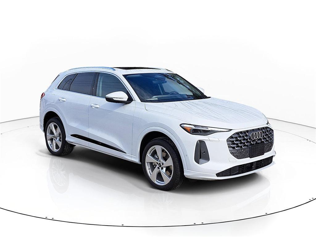 new 2025 Audi Q5 car, priced at $60,950
