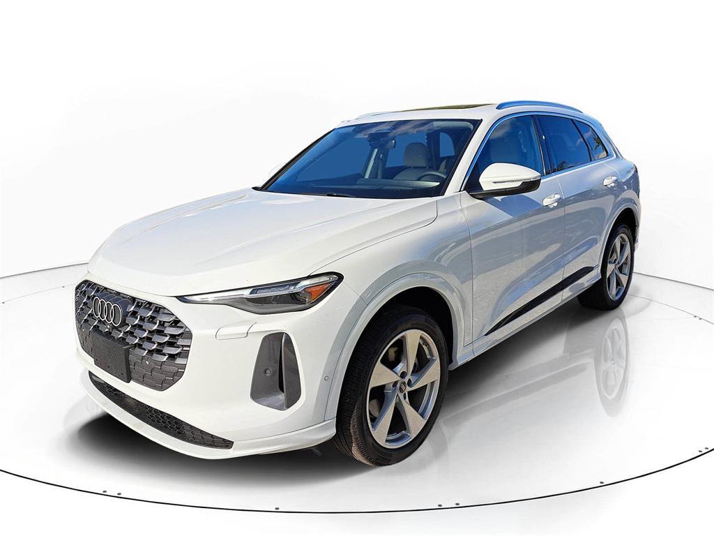 new 2025 Audi Q5 car, priced at $58,900