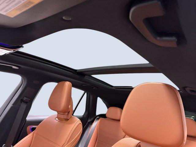 Mercedes-Benz GLC view 30
