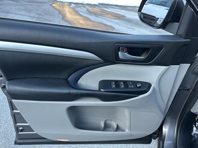 used 2017 Toyota Highlander car, priced at $23,881