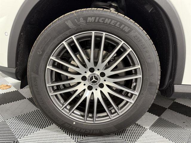 new 2026 Mercedes-Benz GLC 300 car, priced at $58,985