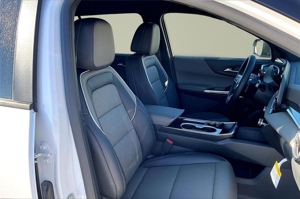 new 2026 Chevrolet Equinox car, priced at $32,615