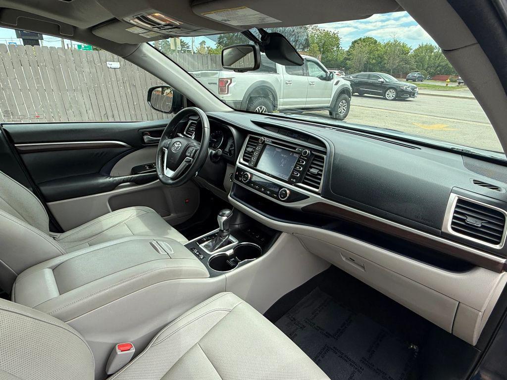 used 2014 Toyota Highlander car, priced at $17,950