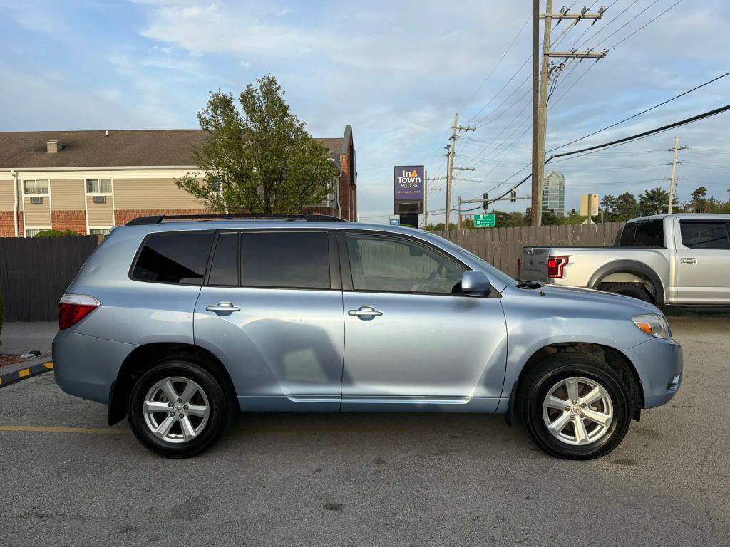 used 2009 Toyota Highlander car, priced at $8,900