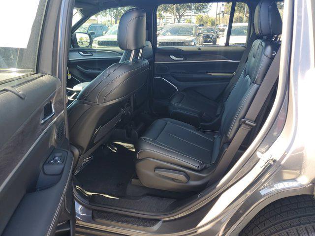 new 2025 Jeep Grand Cherokee L car