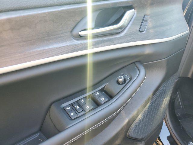 new 2025 Jeep Grand Cherokee car, priced at $35,875